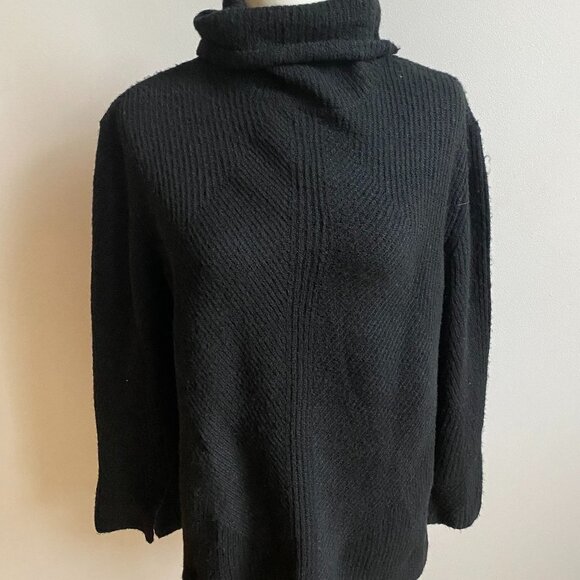 SWEET Romeo BNWT Black Abstract Ribbed Turtleneck - Picture 2 of 9